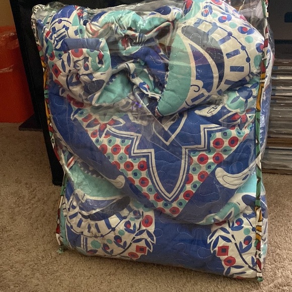 3 Piece Quilt Set - Picture 2 of 3